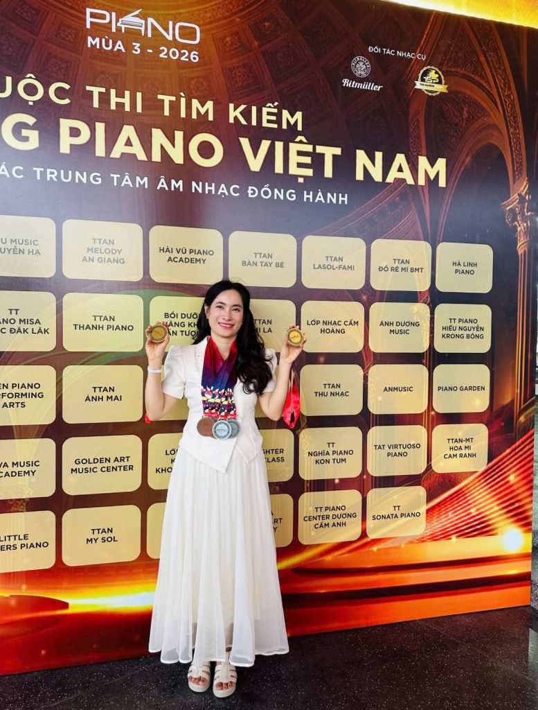 Pianist Hoàng Bạch Cẩm – Người đứng sau hành trình đào tạo những học viên ghi dấu tại nhiều sân chơi Piano trong nước và quốc tế