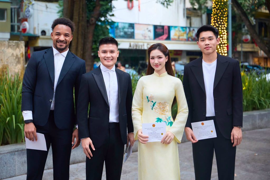 Hòa Minzy 2 năm liền góp mặt tại sự kiện trọng đại 2/9
