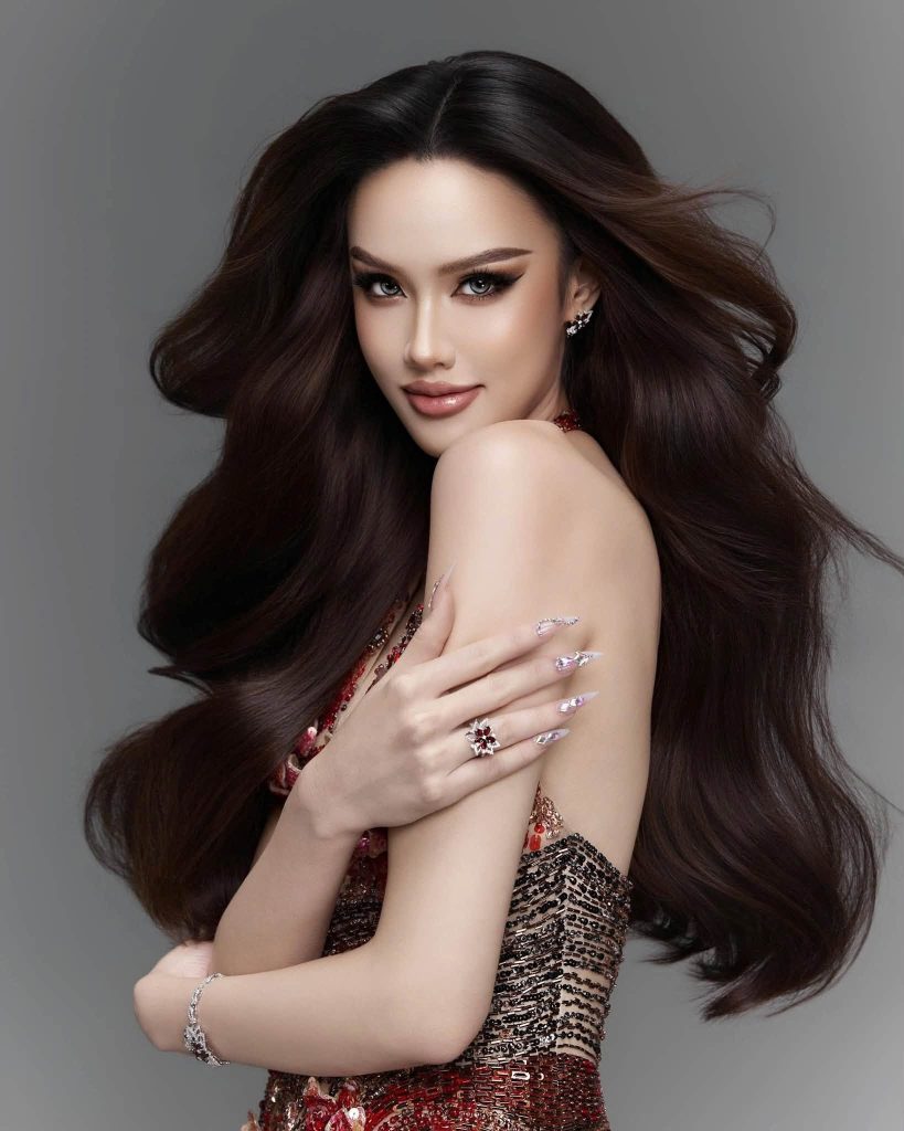 Trịnh Mỹ Anh tiếp tục chinh phục Miss Universe Vietnam