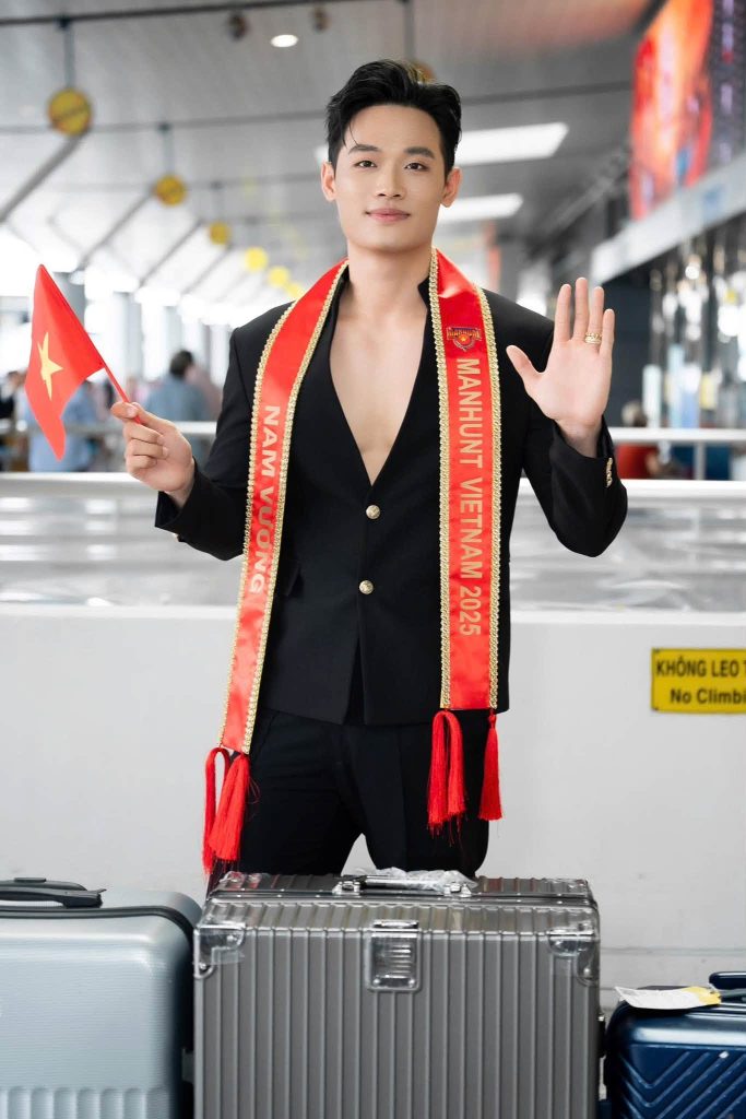 Nam vương Trần Tiến Dũng trước giờ thi Manhunt International
