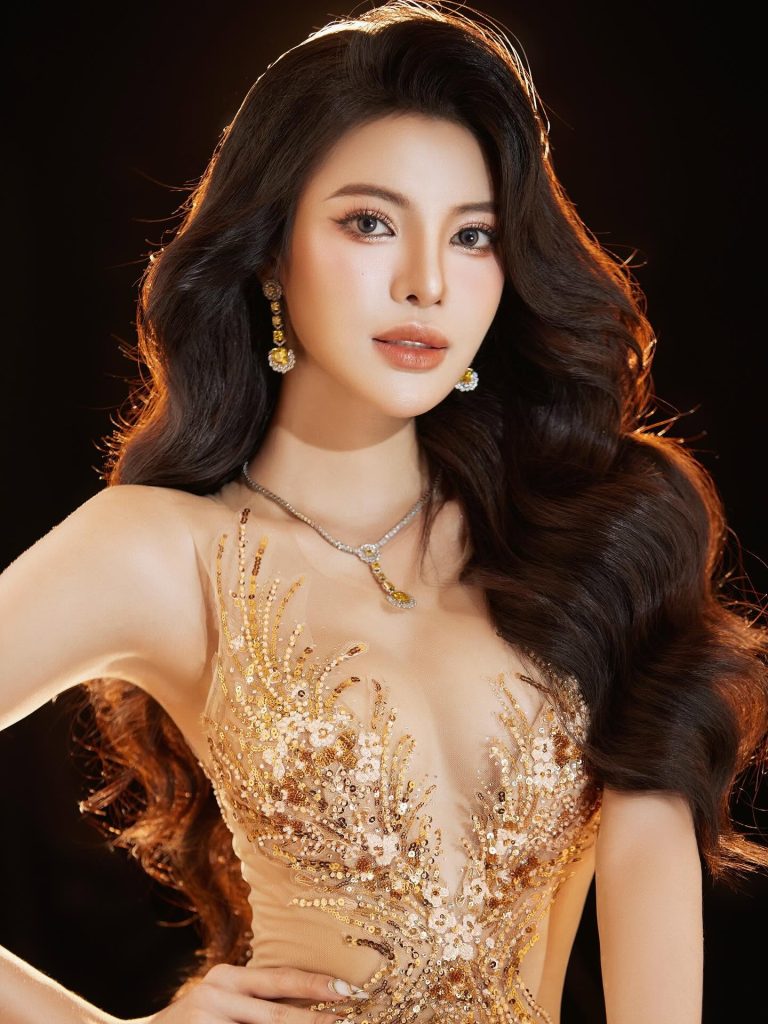 Á hậu Tường San chinh chiến show The Face Thailand