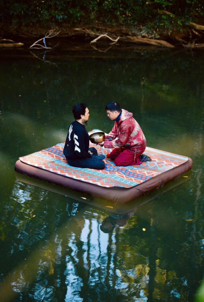 Từ những chiếc chuông xoay truyền thống đến không gian thực hành đa dạng, Master Sound Therapy Thành Phạm chú trọng sự hài hòa giữa kỹ thuật, nhịp điệu và cảm xúc