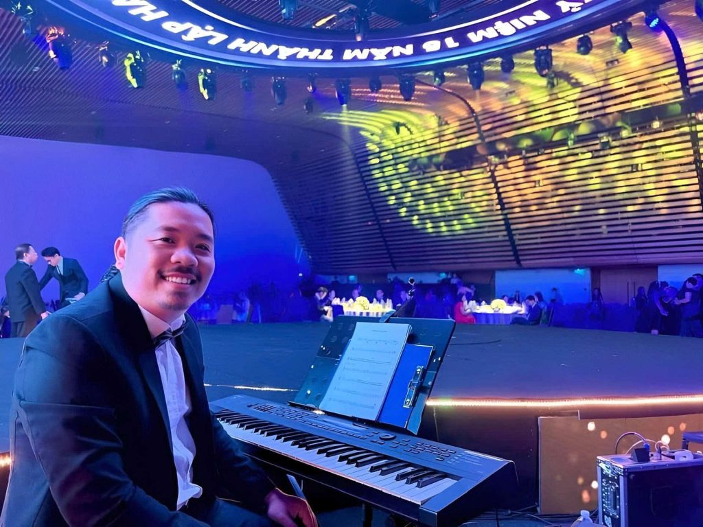 Composer Phan Quang Ngọc tâm huyết với các sản phẩm âm nhạc hàn lâm và mô hình Cine live concert